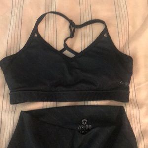 AR-33 leggings and sports bra set